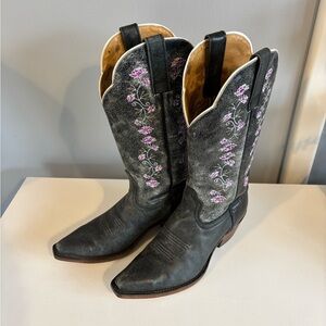 Women’s Rodeo Drive Embroidered Charcoal Gray Western Boots